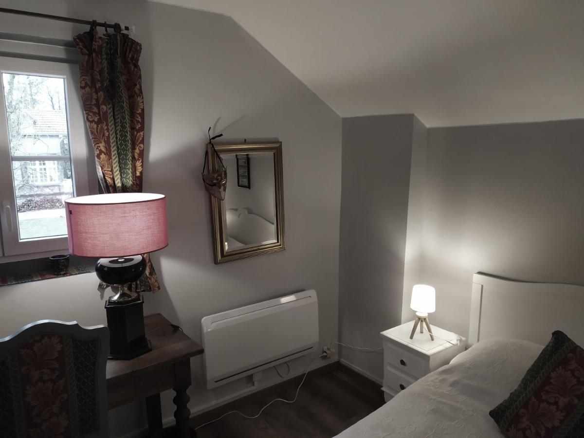 Velles Petit Saint Hubert 1 A 4 Personnes住宿加早餐旅馆 外观 照片